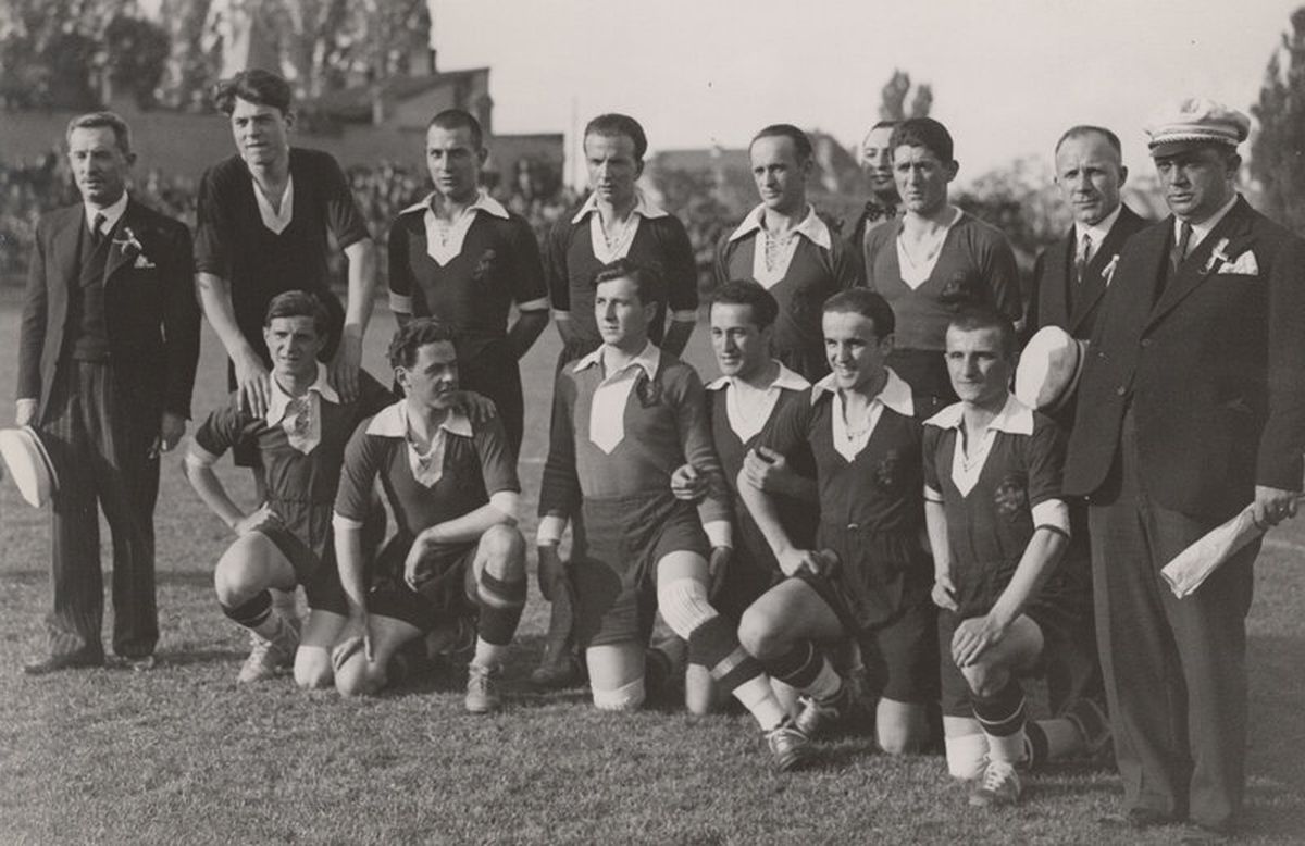 Banner-ul superb afișat de galeria Rapidului la Oradea pentru un nume uriaș din istoria clubului: „Mereu legendă giuleșteană”