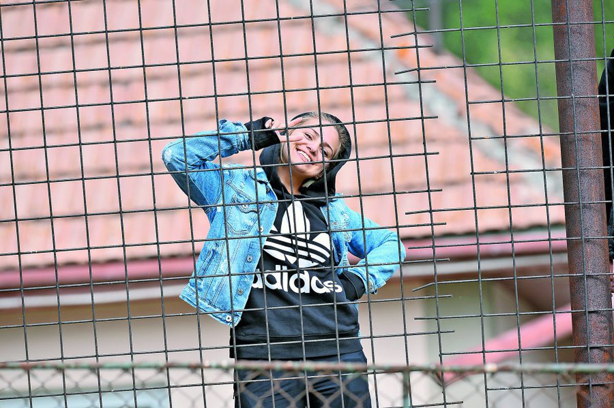 VIDEO Balet la „județeană” » Reportaj GSP din Zărnești, unul dintre puținele locuri unde se mai joacă în fotbalul mic