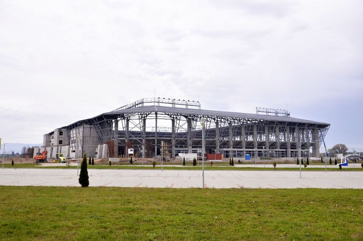VIDEO + FOTO Imagini de la cel mai nou stadion din Liga 1: „Investiția totală va fi între 20 și 25 de milioane de euro” » Va fi inaugurat în vară cu o echipă de Champions League