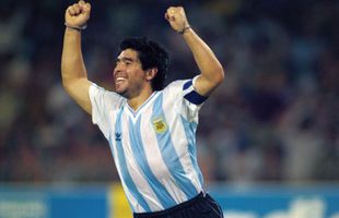 El D10S 60! VIDEO + FOTO Ziua în care zeul Diego Maradona a jucat în noroi pentru un copil sărac care avea nevoie de operație