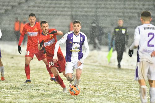 La începutul anului, cele două formații au remizat la Pitești, 0-0, pe un teren extrem de dificil
Foto: Imago