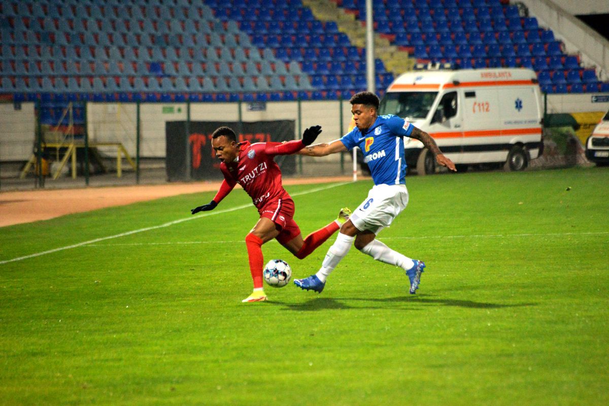 Unii cu două bare, ceilalți cu două goluri » Farul, victorie norocoasă cu FC Botoșani!