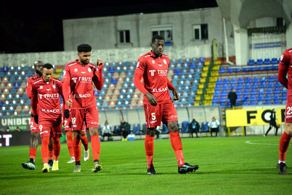 Unii cu două bare, ceilalți cu două goluri » Farul, victorie norocoasă cu FC Botoșani!