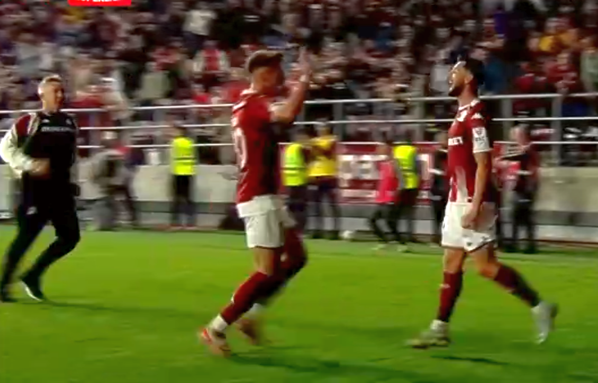 La Rapid s-a accidentat până și antrenorul! Bergodi: „Am simțit ceva când am fugit acolo. A fost o descătușare” 