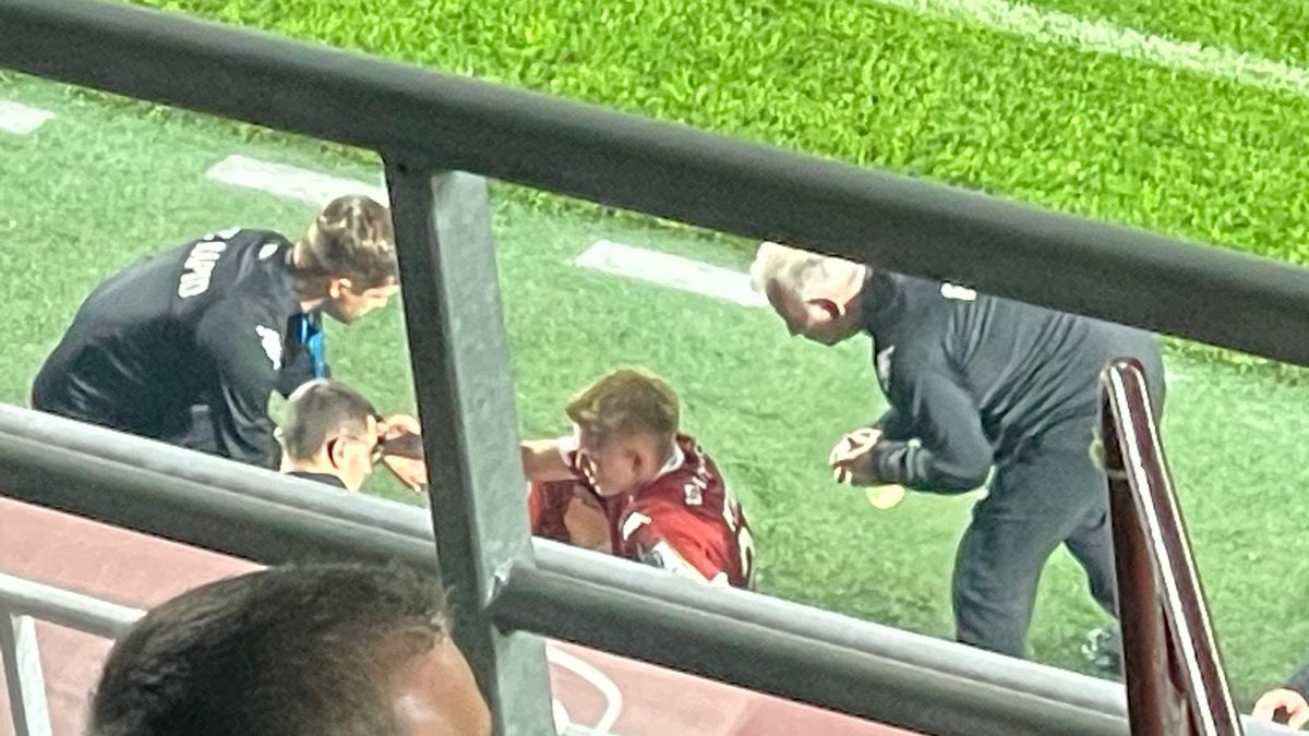 Pierdere URIAȘĂ! Cel mai în formă fotbalist al Rapidului s-a „rupt” la derby-ul cu CSU Craiova » Aștepta convocarea la națională!