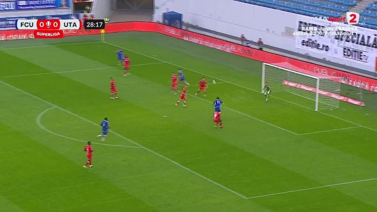 Prima repriză a meciului FCU Craiova - UTA, marcată de trei faze de arbitraj » Marian Barbu a avut nevoie de ajutorul VAR în două rânduri