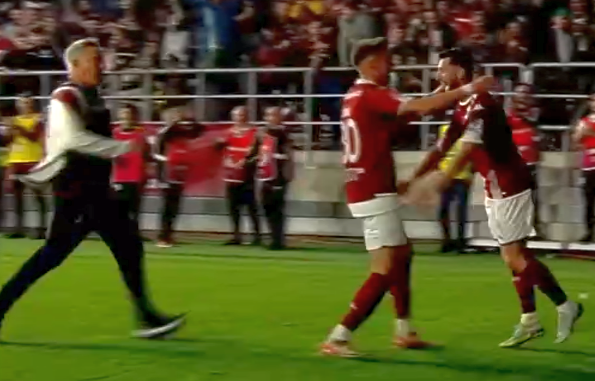 La Rapid s-a accidentat până și antrenorul! Bergodi: „Am simțit ceva când am fugit acolo. A fost o descătușare” 