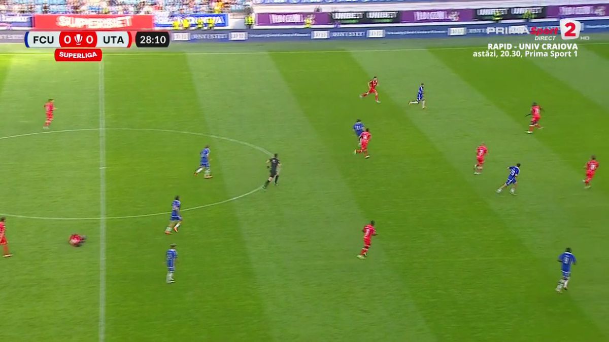 Prima repriză a meciului FCU Craiova - UTA, marcată de trei faze de arbitraj » Marian Barbu a avut nevoie de ajutorul VAR în două rânduri