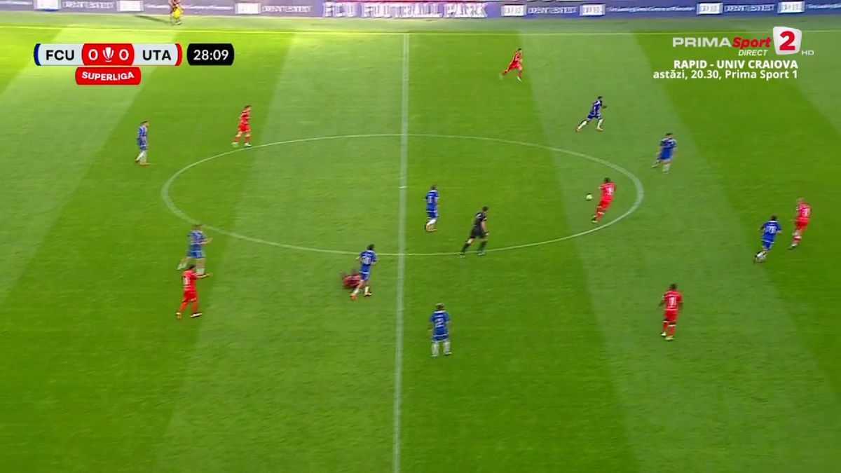 Prima repriză a meciului FCU Craiova - UTA, marcată de trei faze de arbitraj » Marian Barbu a avut nevoie de ajutorul VAR în două rânduri