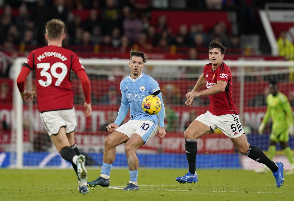 Pep Guardiola, reverență în fața unui jucător după victoria de pe Old Trafford: „Nu are cercei în urechi, nu are tatuaje și conduce o mașină normală. E incredibil!”