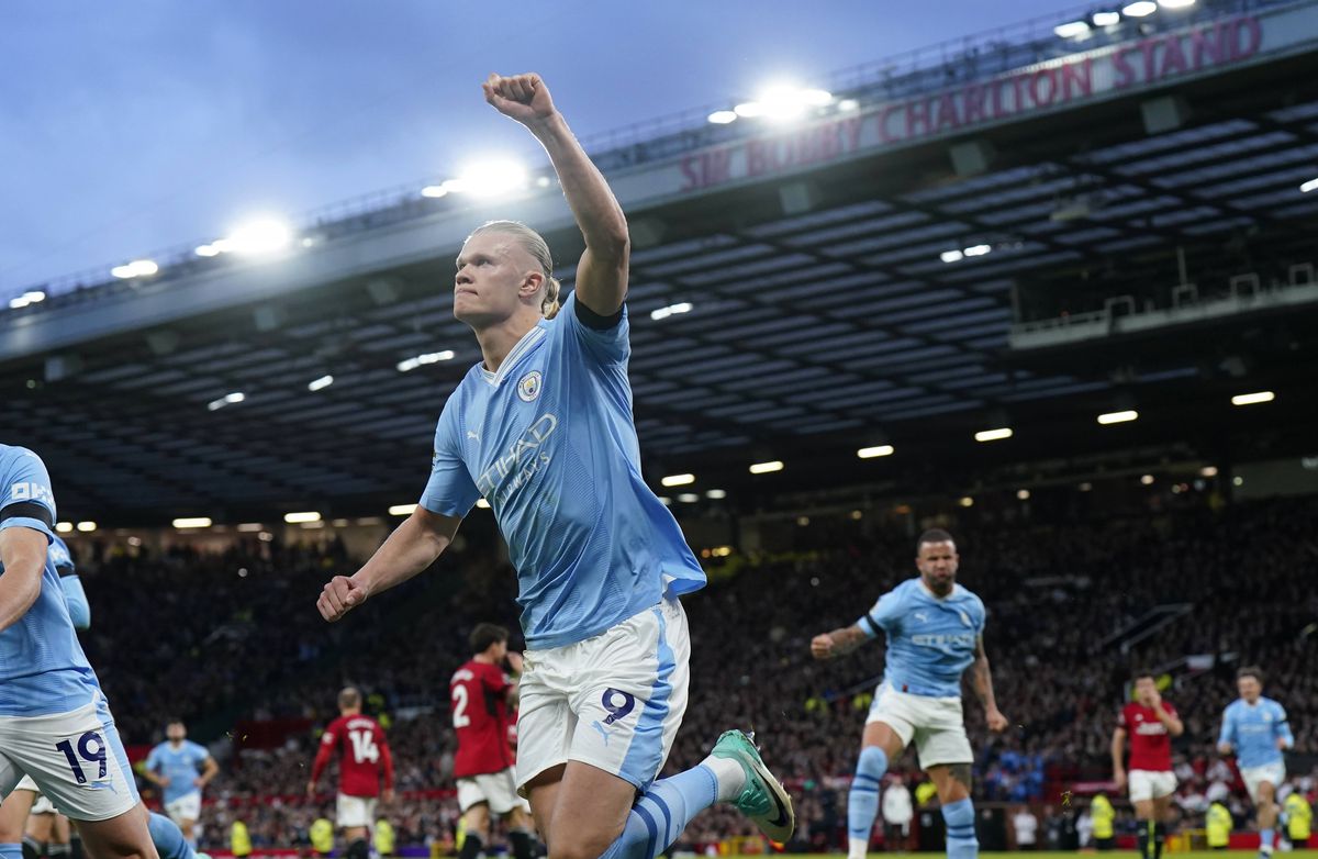 Pep Guardiola, reverență în fața unui jucător după victoria de pe Old Trafford: „Nu are cercei în urechi, nu are tatuaje și conduce o mașină normală. E incredibil!”