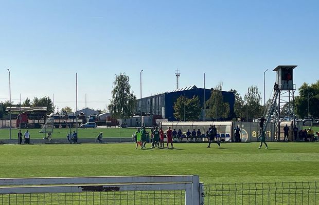 Scandal la meciul dintre FCSB și CSA Steaua din Liga de Tineret » Jucătorii au fost aproape să se ia la bătaie + Laurențiu Diniță: „Am jucat 11 vs. 15”