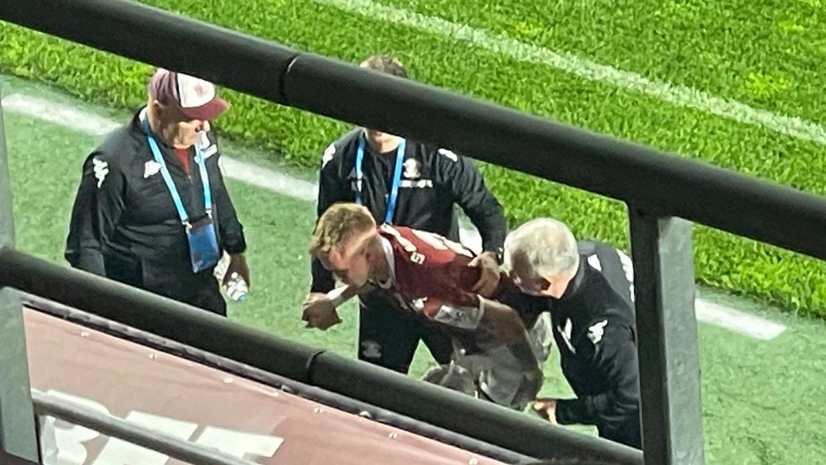 Pierdere URIAȘĂ! Cel mai în formă fotbalist al Rapidului s-a „rupt” la derby-ul cu CSU Craiova » Aștepta convocarea la națională!