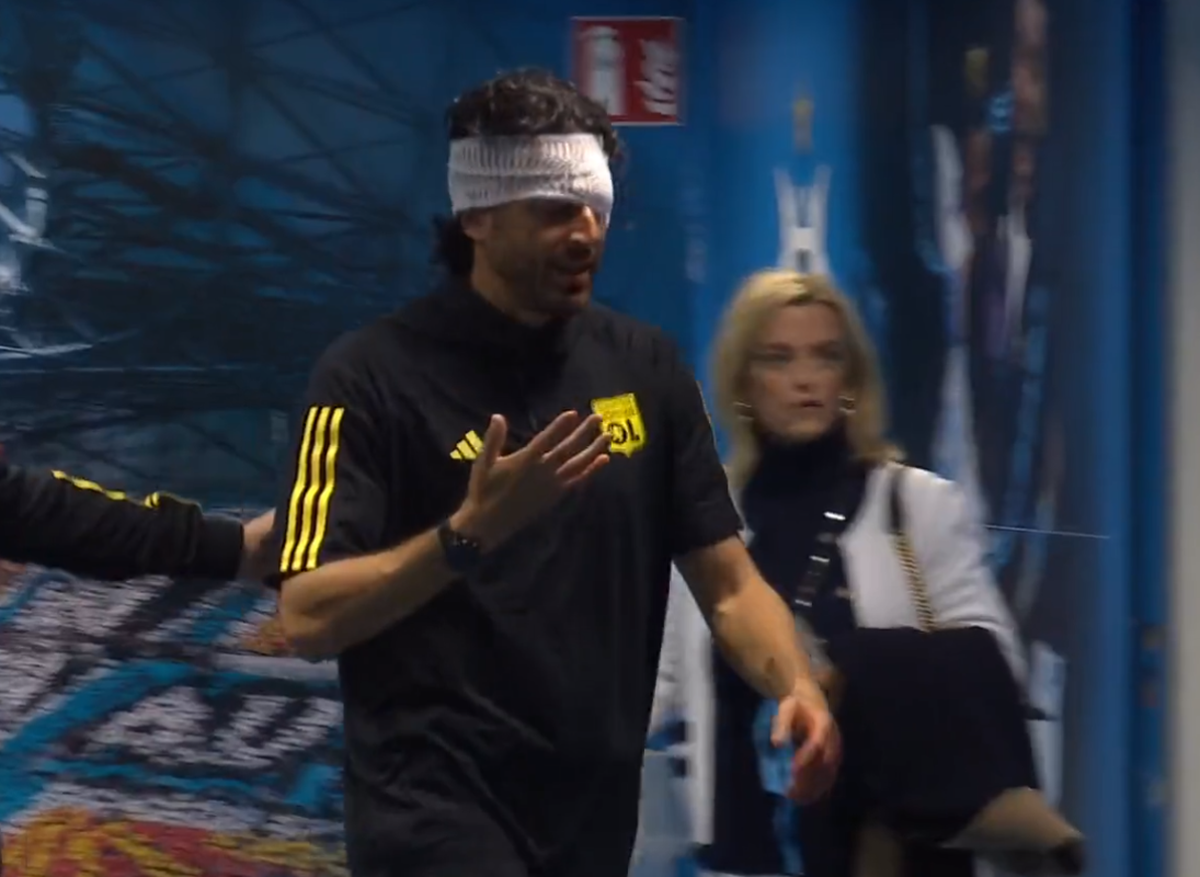 Fabio Grosso, imagini ȘOCANTE din Franța! Antrenorul lui Lyon, plin de sânge după ce autocarul a fost atacat de ultrașii lui Marseille! Meciul poate fi amânat