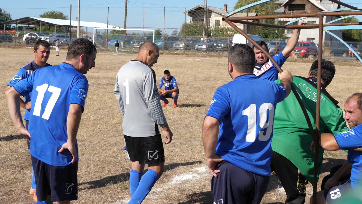 Scandal, urlete și amenințări » L-au „mușcat” pe Castor și a început haosul: „Băi țărane, vezi că la noi se merge pe stradă cu drujba pornită!”