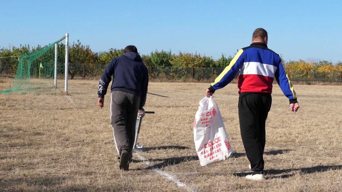 Scandal, urlete și amenințări » L-au „mușcat” pe Castor și a început haosul: „Băi țărane, vezi că la noi se merge pe stradă cu drujba pornită!”