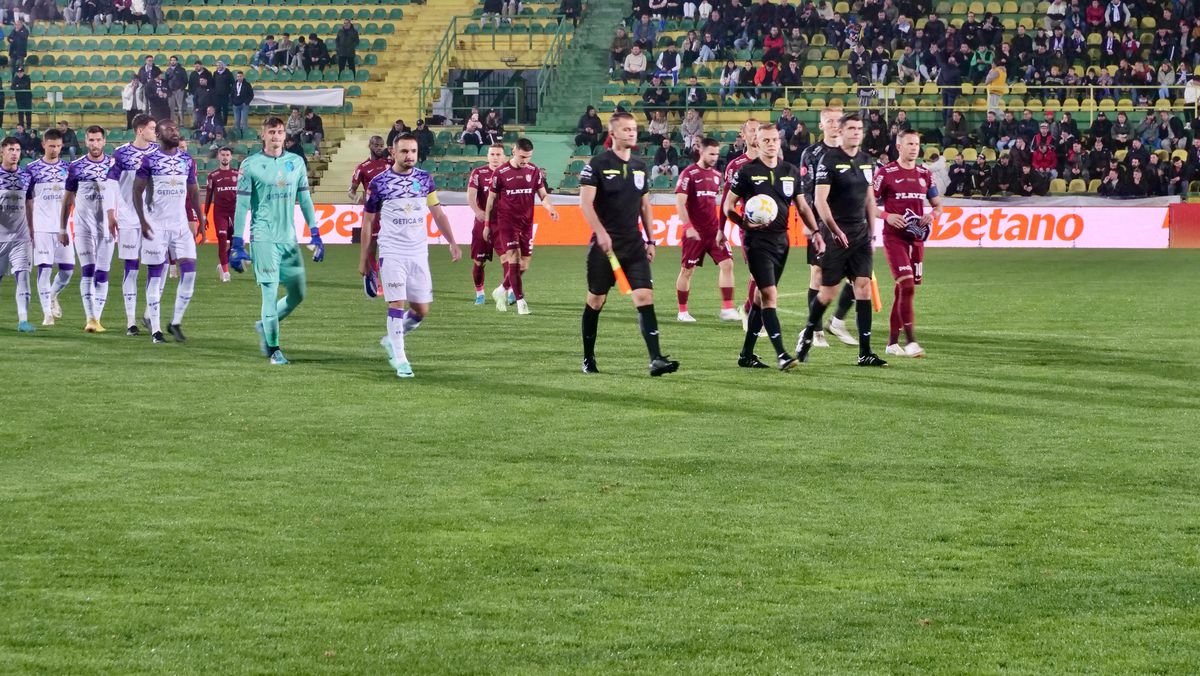 FC Argeș - CFR Cluj, în grupele Cupei României: imagini de la stadion