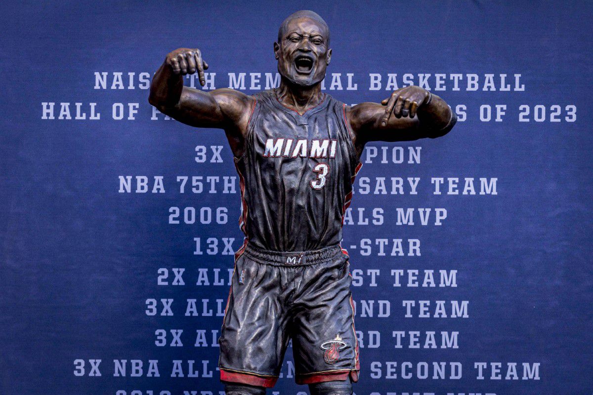 Statuia în onoarea lui Dwayne Wade a devenit virală