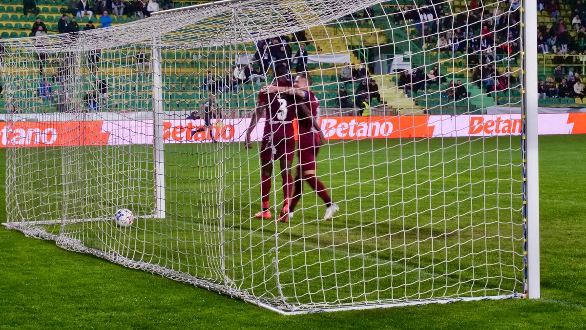 FC Argeș - CFR Cluj, în grupele Cupei României: imagini de la stadion