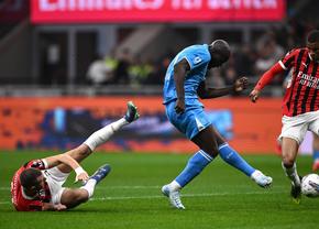 Napoli a învins-o clar pe AC Milan și s-a distanțat în clasament