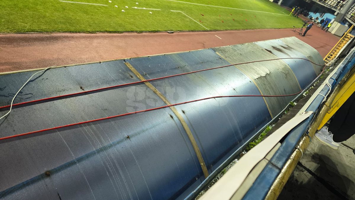 Ne-am întors în anii '90 » Imagini uluitoare de la Bistrița, înainte de Gloria - FCSB: fără scaune în tribune, iar peluza stă să CADĂ!