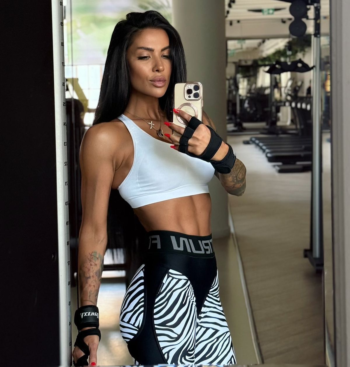 Cine e Alina Oprea, pasionata de fitness care a învins moartea după un accident grav » Acum se luptă cu Florin Prunea în show-ul „Desafio, Aventura”