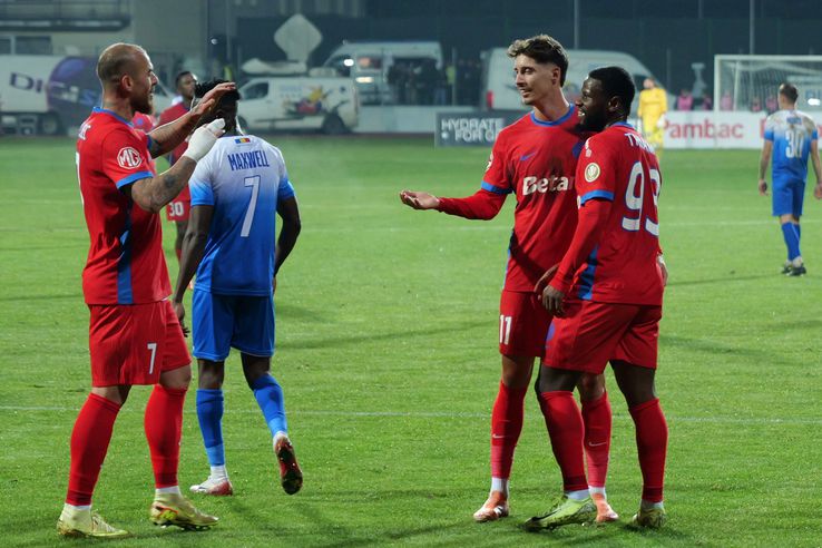 Alibec, David Miculescu, Thiam în Gloria Bistrița - FCSB, Cupa României, 29.10.2025 // foto: Andrei Furnigă (GSP)