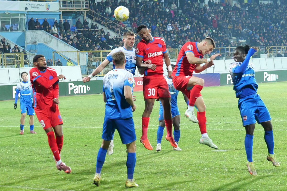 FCSB tremură la Bistrița, însă pleacă cu toate punctele din Ardeal » Miculescu a părăsit terenul în ambulanță