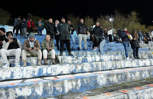 Ne-am întors în anii '90 » Imagini uluitoare de la Bistrița, înainte de Gloria - FCSB: fără scaune în tribune, iar peluza stă să CADĂ!