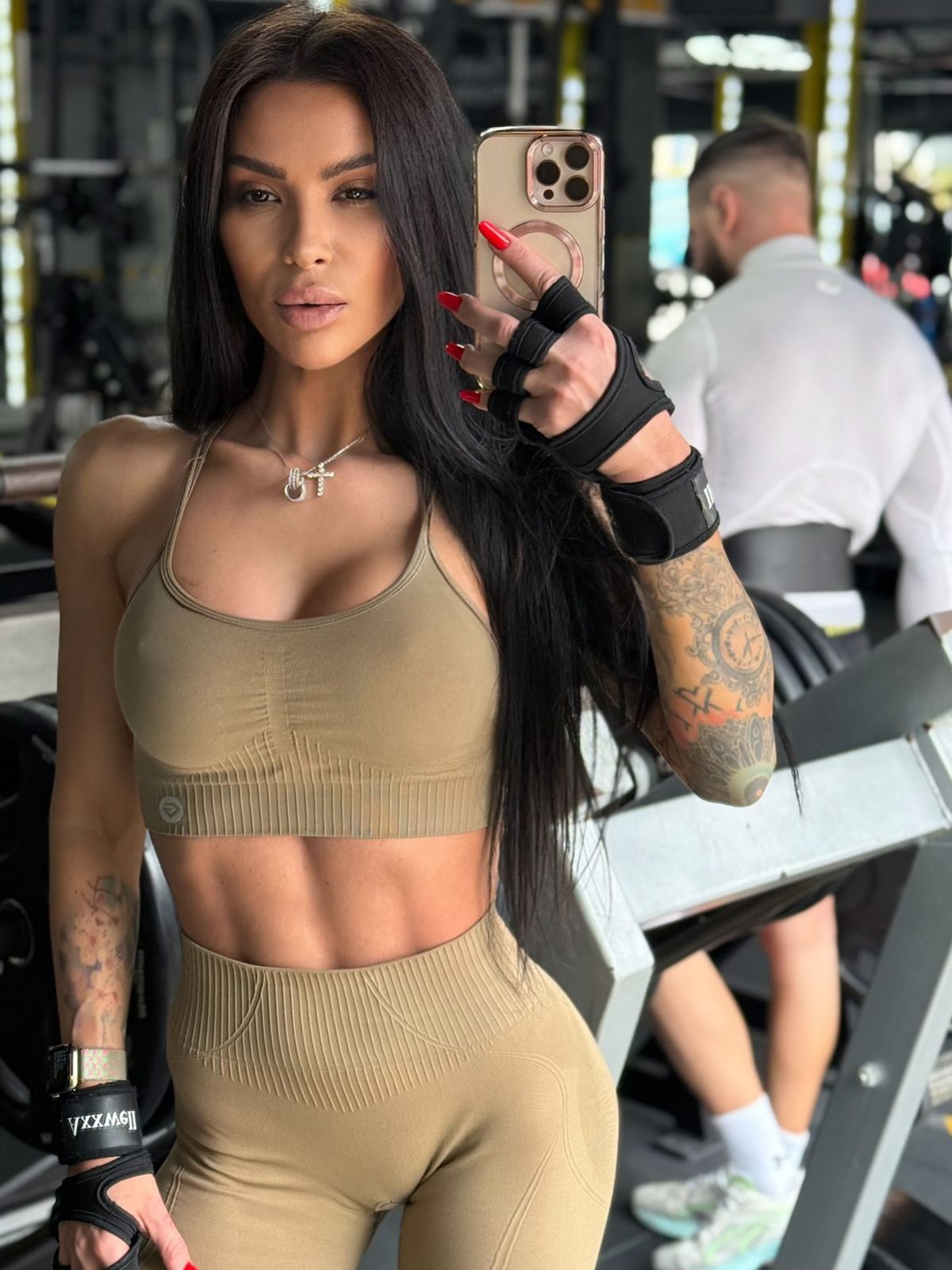 Cine e Alina Oprea, pasionata de fitness care a învins moartea după un accident grav » Acum se luptă cu Florin Prunea în show-ul „Desafio, Aventura”