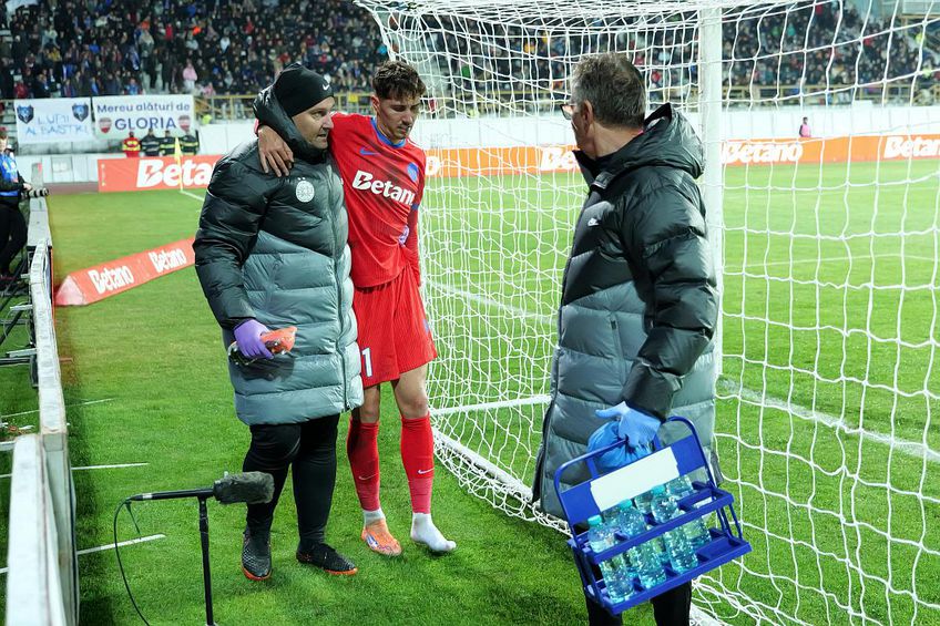 David Miculescu, accidentat în Gloria Bistrița - FCSB // foto: Andrei Furnigă (GSP)