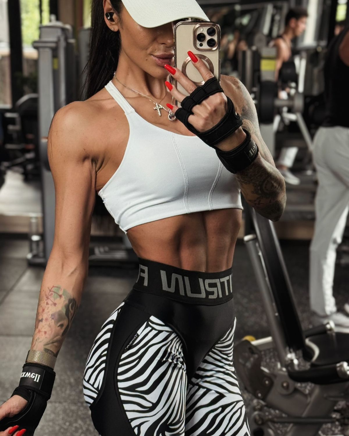 Cine e Alina Oprea, pasionata de fitness care a învins moartea după un accident grav » Acum se luptă cu Florin Prunea în show-ul „Desafio, Aventura”