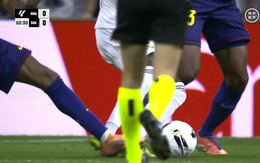 Verdict oficial despre penalty-ul refuzat lui Vinicius Jr. în El Clasico » „Decizie greșită!”