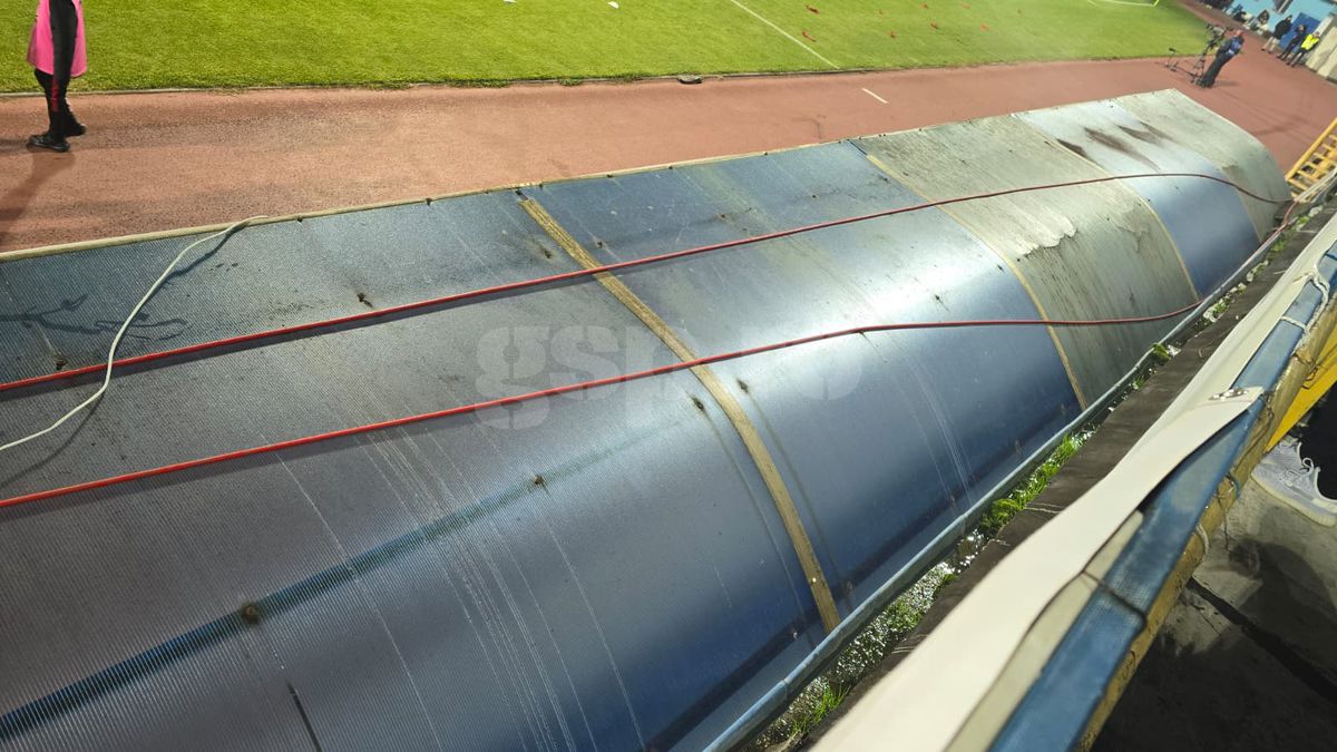 Ne-am întors în anii '90 » Imagini uluitoare de la Bistrița, înainte de Gloria - FCSB: fără scaune în tribune, iar peluza stă să CADĂ!