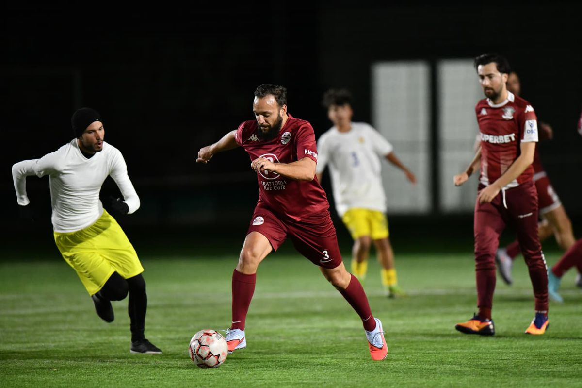 Victor Angelescu a făcut spectacol într-un amical: „Mai ușor că îi rupeți iar mâna!” / „Am vrut să dau gol”