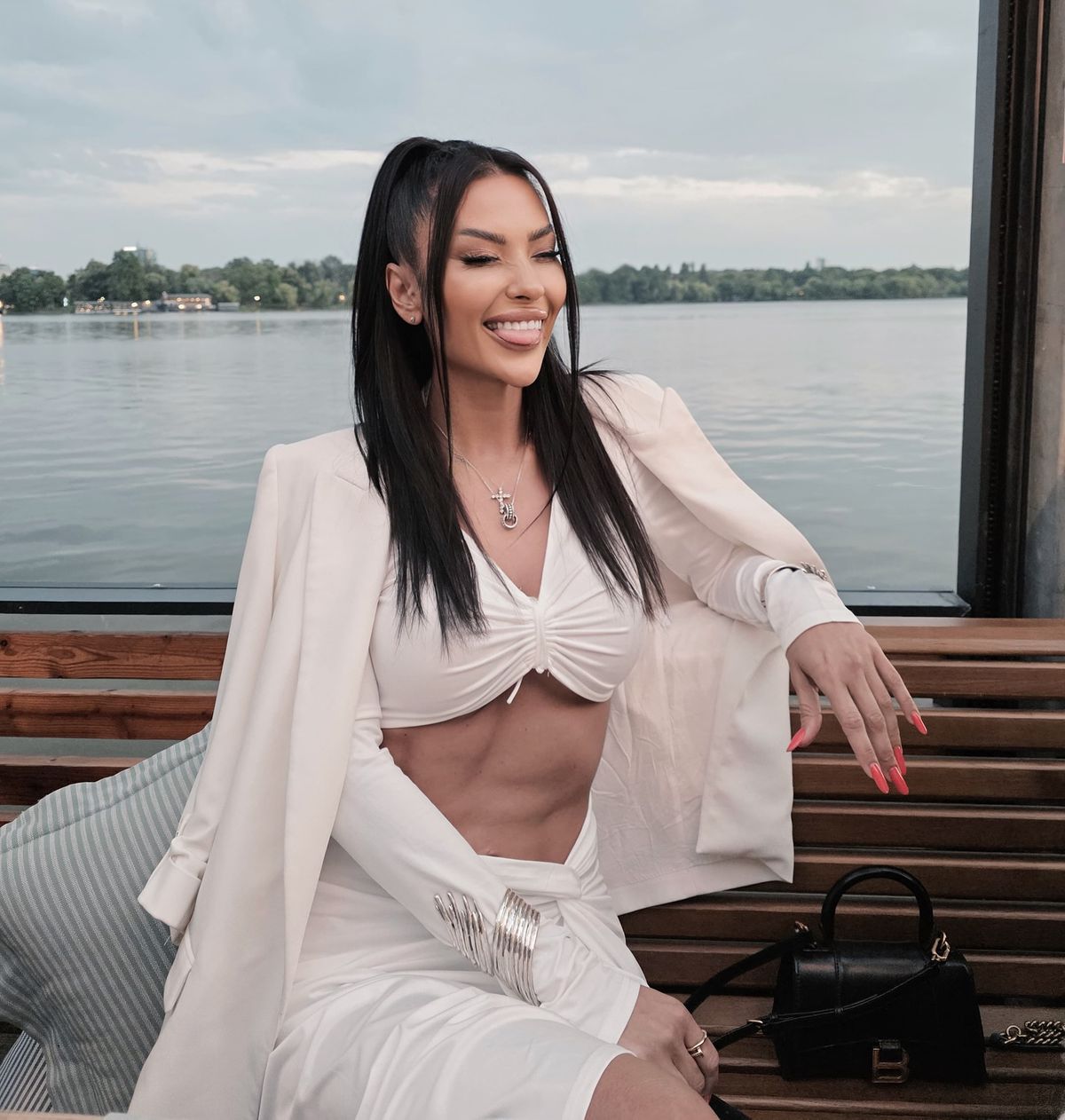 Cine e Alina Oprea, pasionata de fitness care a învins moartea după un accident grav » Acum se luptă cu Florin Prunea în show-ul „Desafio, Aventura”