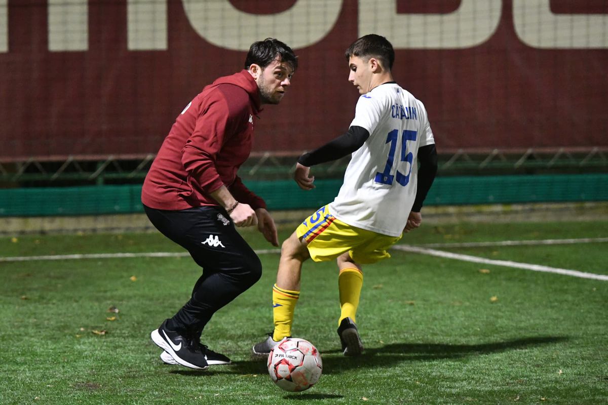 Victor Angelescu a făcut spectacol într-un amical: „Mai ușor că îi rupeți iar mâna!” / „Am vrut să dau gol”