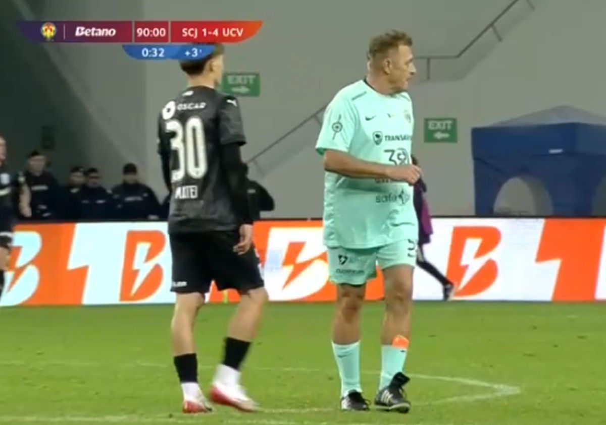 Aurelian Ghișa a intrat pe teren, în Sănătatea Cluj - Universitatea Craiova, la 61 de ani