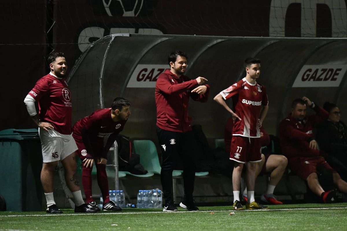 Victor Angelescu a făcut spectacol într-un amical: „Mai ușor că îi rupeți iar mâna!” / „Am vrut să dau gol”