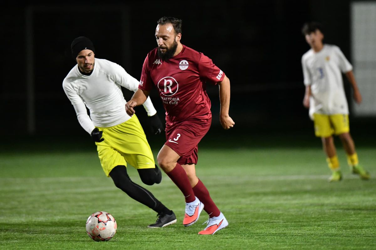 Victor Angelescu a făcut spectacol într-un amical: „Mai ușor că îi rupeți iar mâna!” / „Am vrut să dau gol”