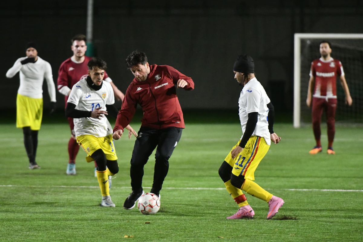 Victor Angelescu a făcut spectacol într-un amical: „Mai ușor că îi rupeți iar mâna!” / „Am vrut să dau gol”