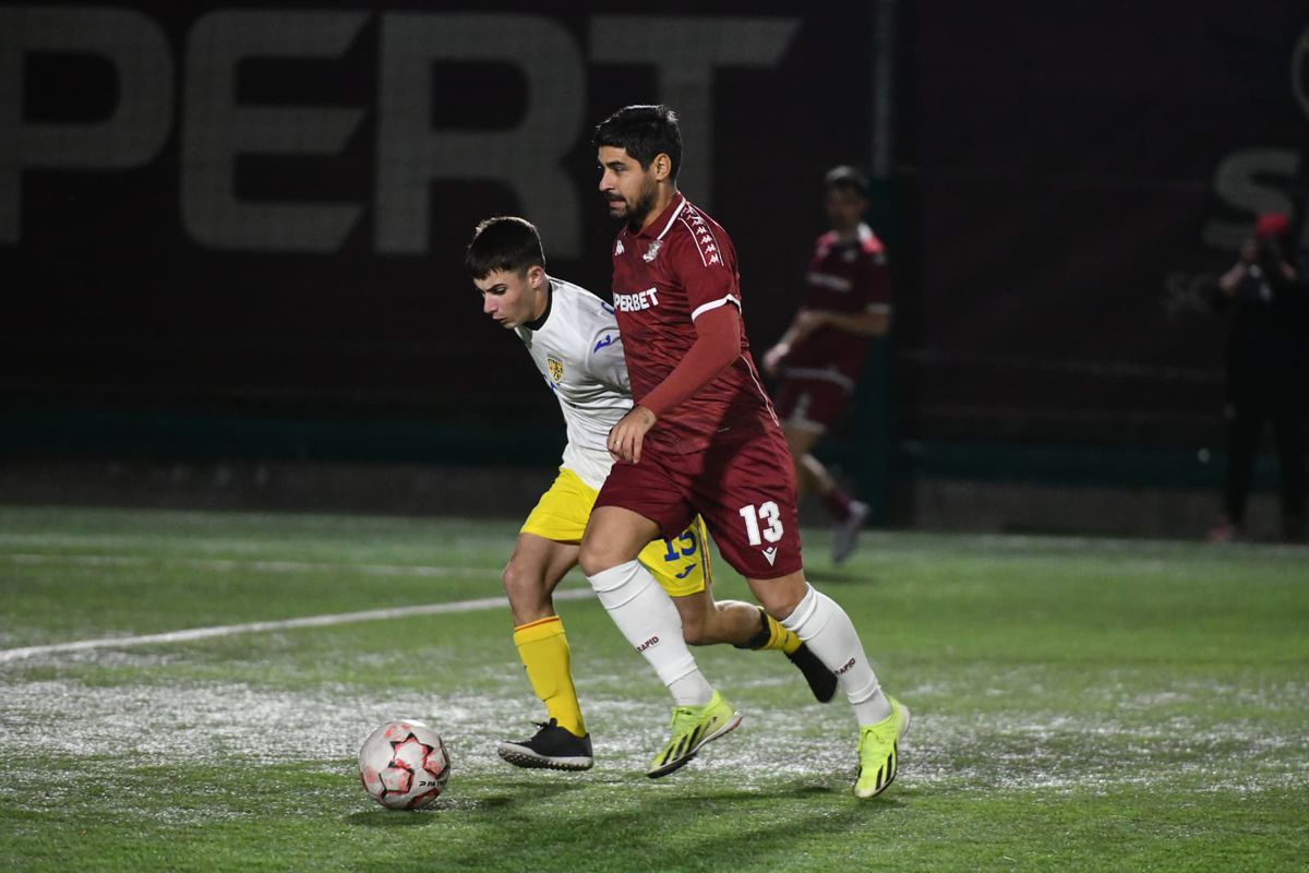 Victor Angelescu a făcut spectacol într-un amical: „Mai ușor că îi rupeți iar mâna!” / „Am vrut să dau gol”