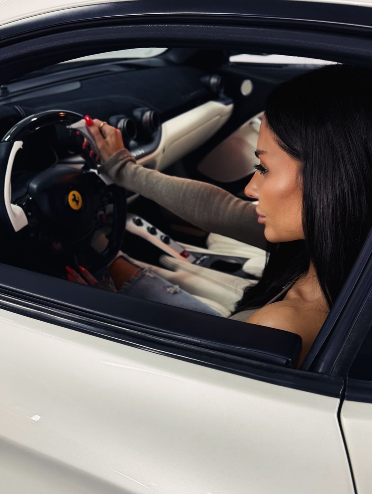 Cine e Alina Oprea, pasionata de fitness care a învins moartea după un accident grav » Acum se luptă cu Florin Prunea în show-ul „Desafio, Aventura”