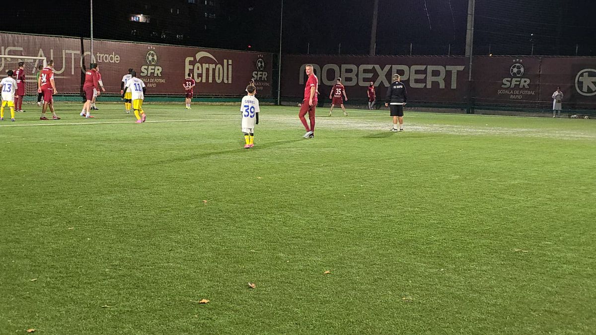 Victor Angelescu a făcut spectacol într-un amical: „Mai ușor că îi rupeți iar mâna!” / „Am vrut să dau gol”