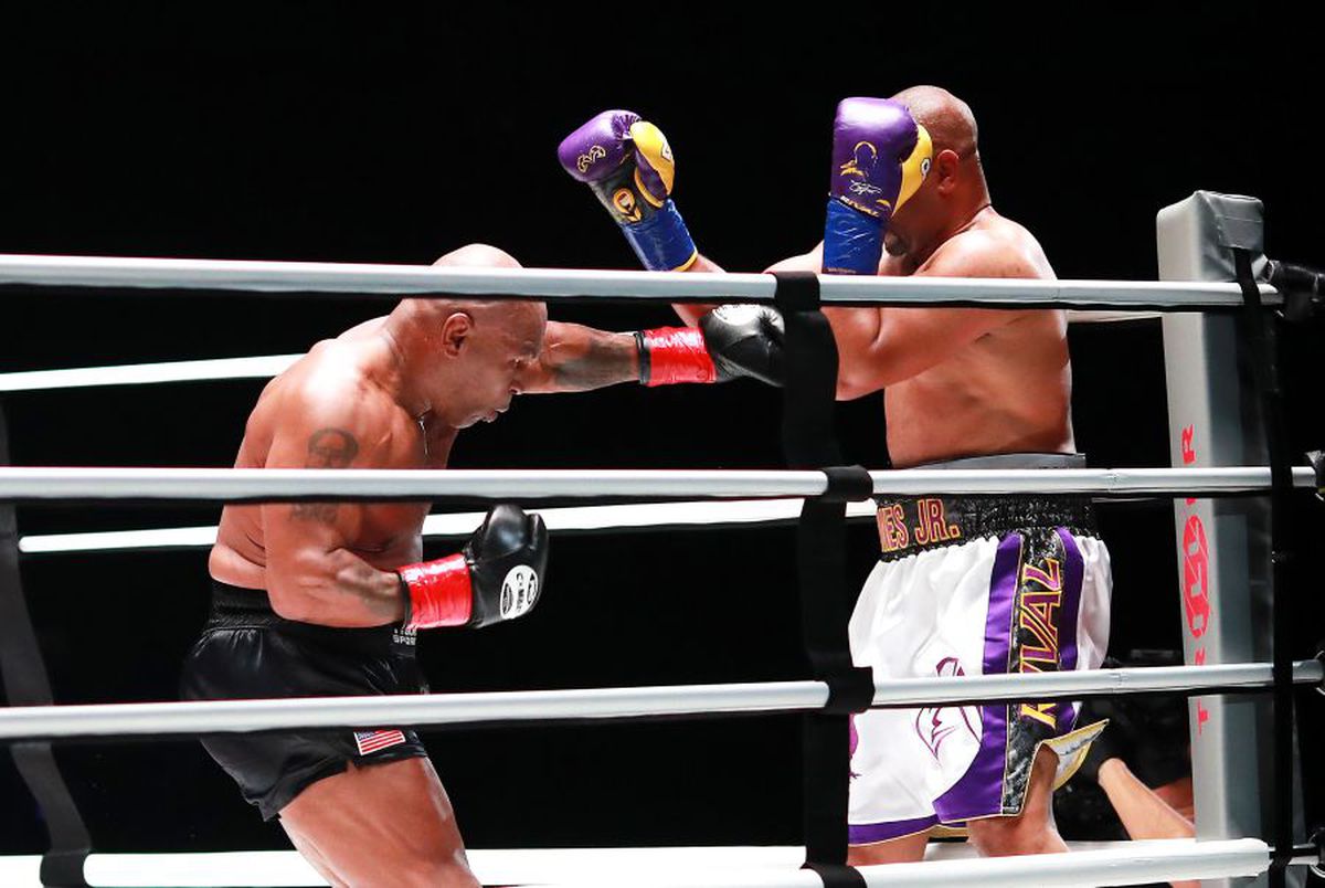FOTO+VIDEO. Spectacol total în lupta dintre Mike Tyson și Roy Jones Jr. » Rezultat surprinzător: „Eu trebuia să câștig!”