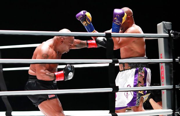 FOTO+VIDEO. Spectacol total în lupta dintre Mike Tyson și Roy Jones Jr. » Rezultat surprinzător: „Eu trebuia să câștig!”