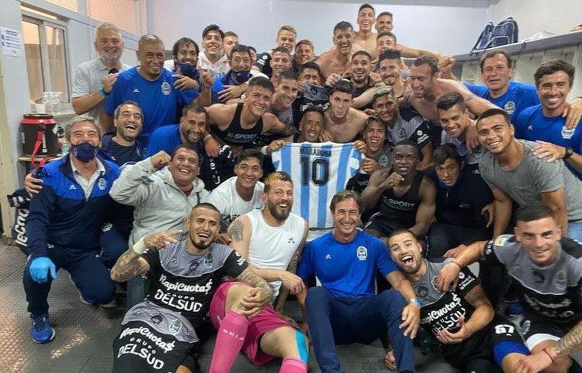 Ultima echipă a lui Diego Maradona, omagiu pentru fostul antrenor » Victorie la primul meci după dispariția lui  „El Pibe D'Oro”