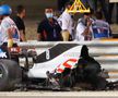 Lewis Hamilton, victorie la Bahrain, într-un Mare Premiu marcat de un incident grav: mașina lui Romain Grosjean a luat foc
