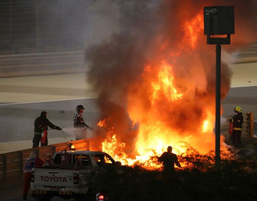 FORMULA 1. Bolidul Haas F1 pilotat de Romain Grosjean (34 de ani) a luat foc în ultima cursă de Formula 1 a sezonului, Marele Premiu din Bahrain.