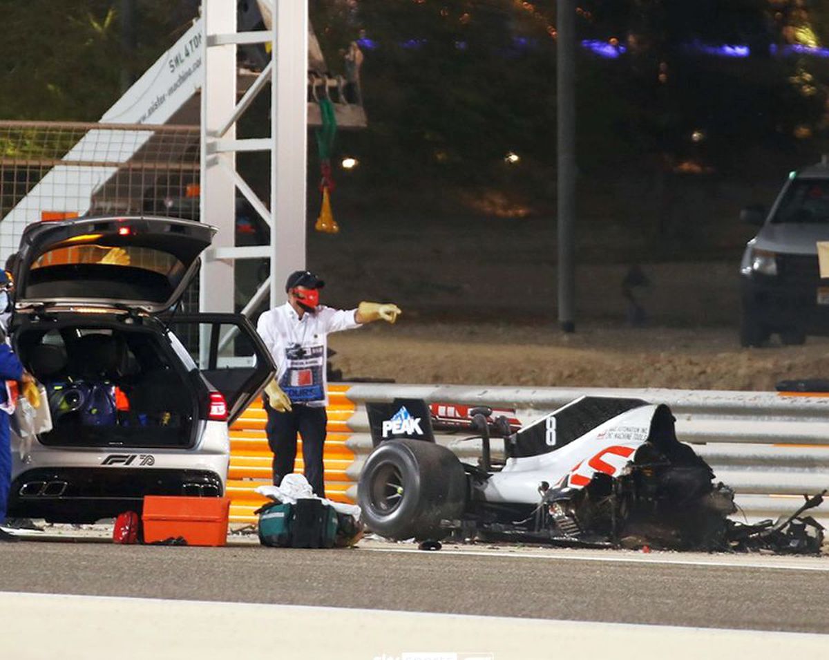 Lewis Hamilton, victorie la Bahrain, într-un Mare Premiu marcat de un incident grav: mașina lui Romain Grosjean a luat foc